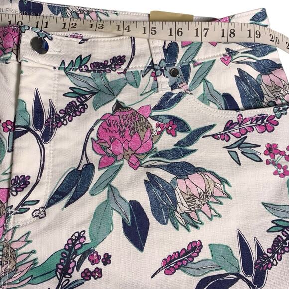 Chicos Capri Womens Size 3.5 (18) Brilliant Bloom Girlfriend Perfect Stretch NWT - Picture 6 of 8